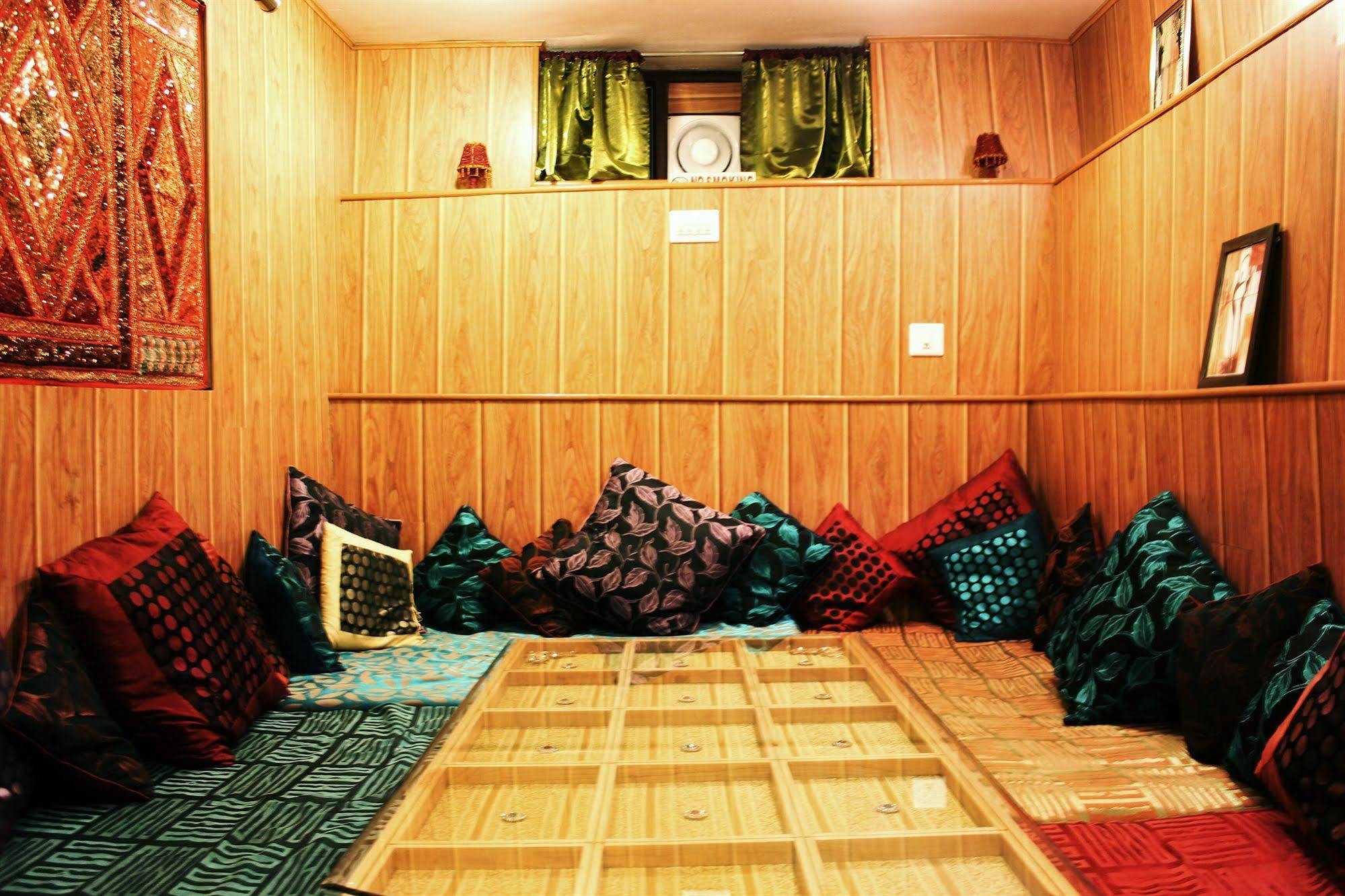 Hotel Walisons Resorts Srīnagar 外观 照片