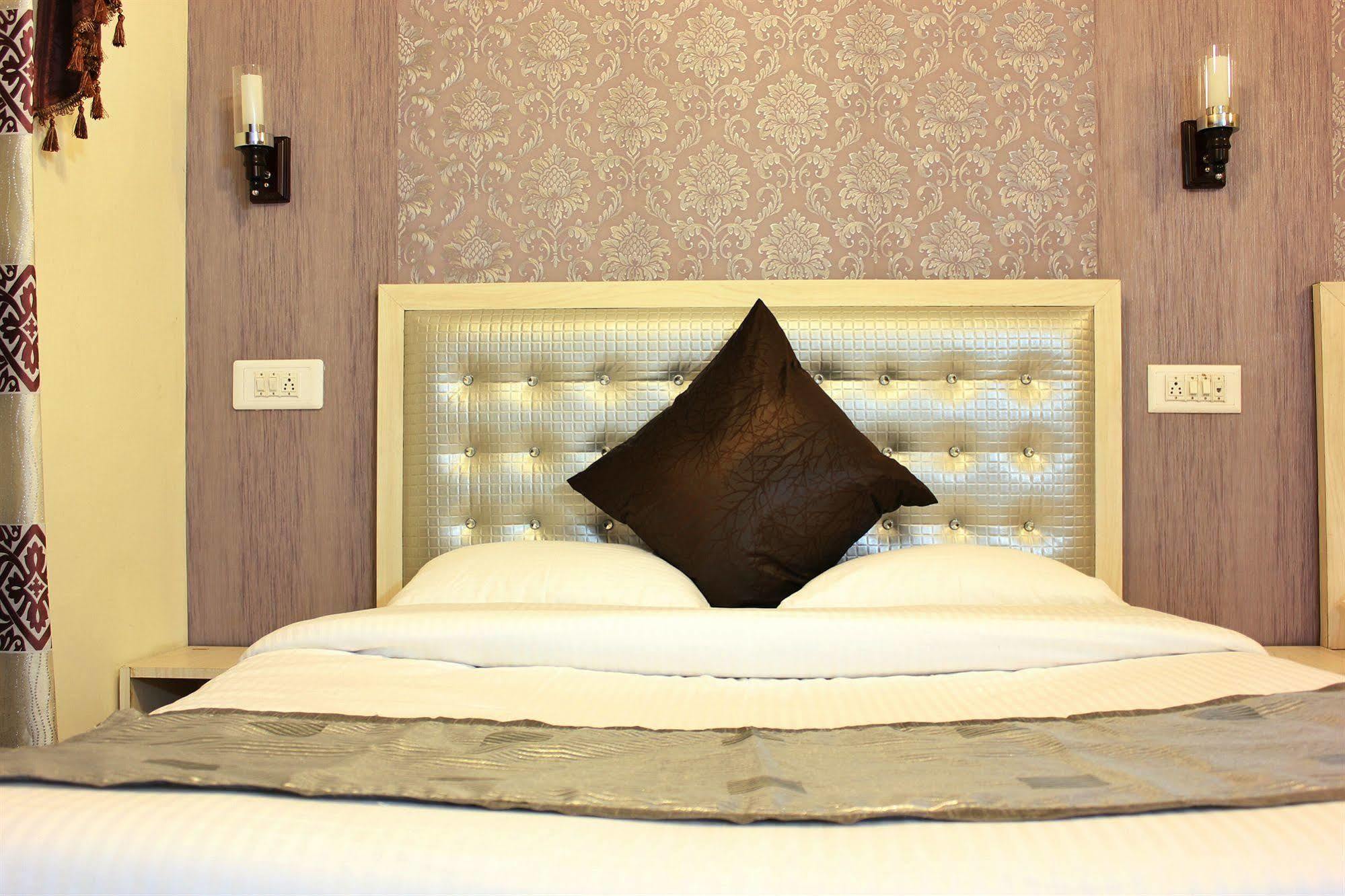 Hotel Walisons Resorts Srīnagar 外观 照片